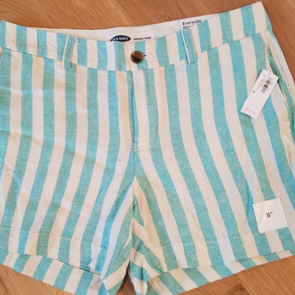 Old Navy Pants - Old Navy Everyday Shorts
